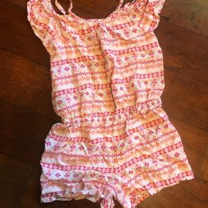 Adorable lightweight girls romper size 7/8